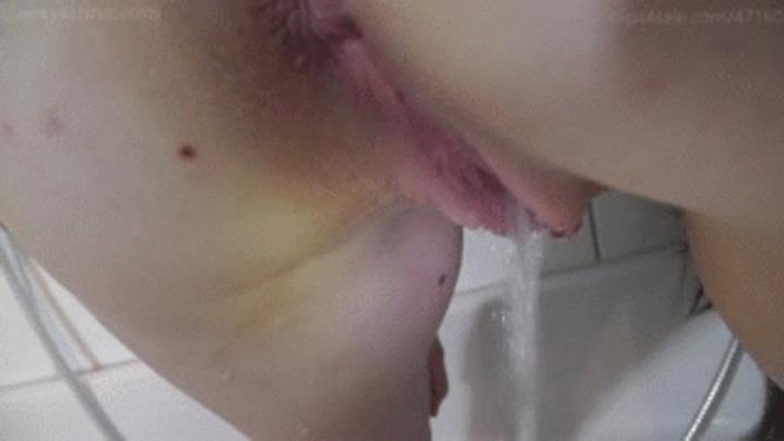 Hd Naked Rear View Close Up Farting And Pissing Sinna Makes You Smile